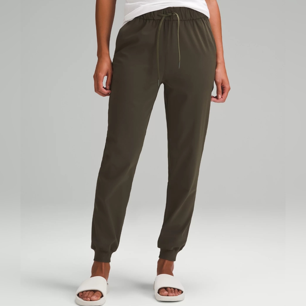 Lululemon Stretch High-Rise Jogger